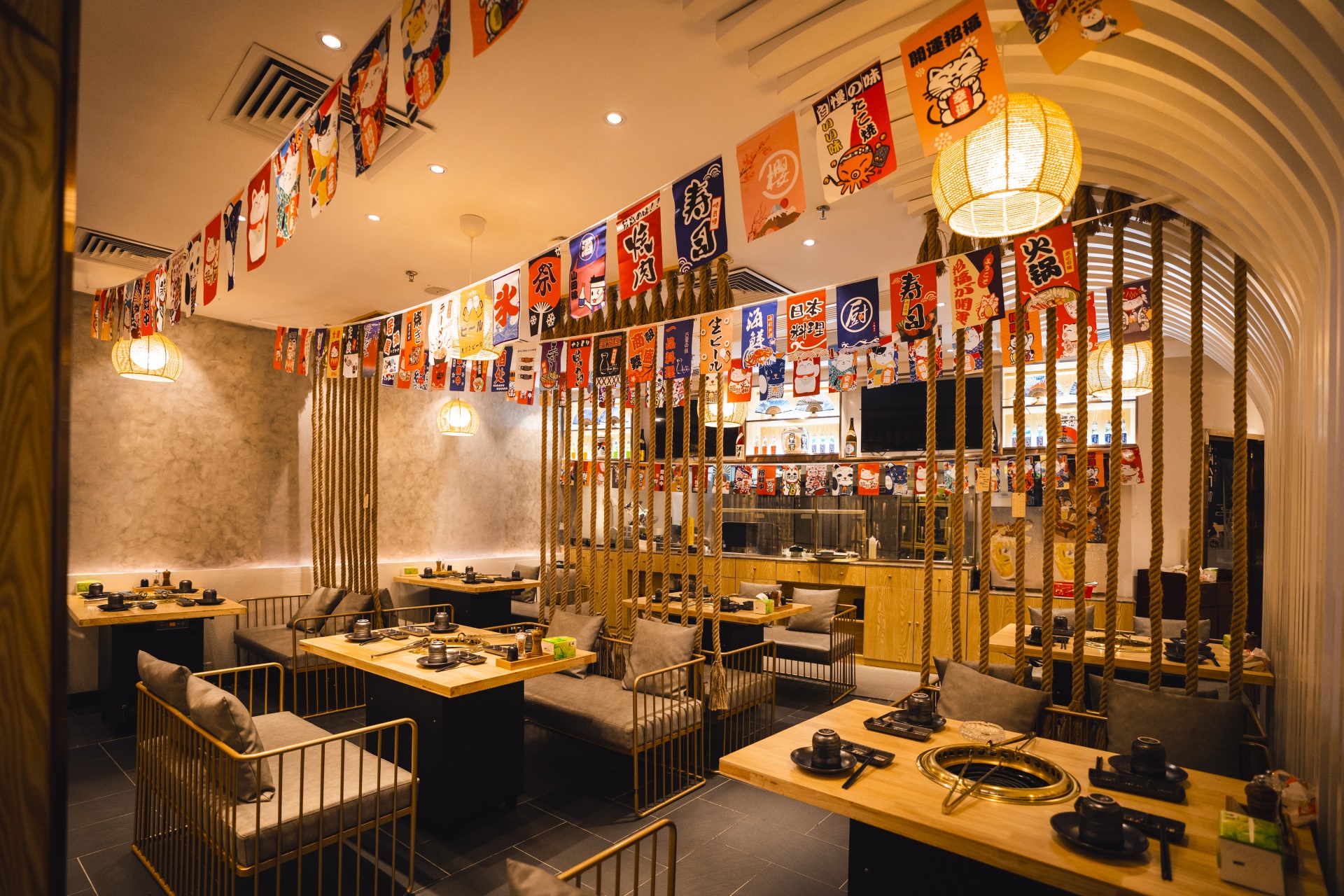珠海如何通过深圳餐饮空间设计来确定餐厅的装修风格？
